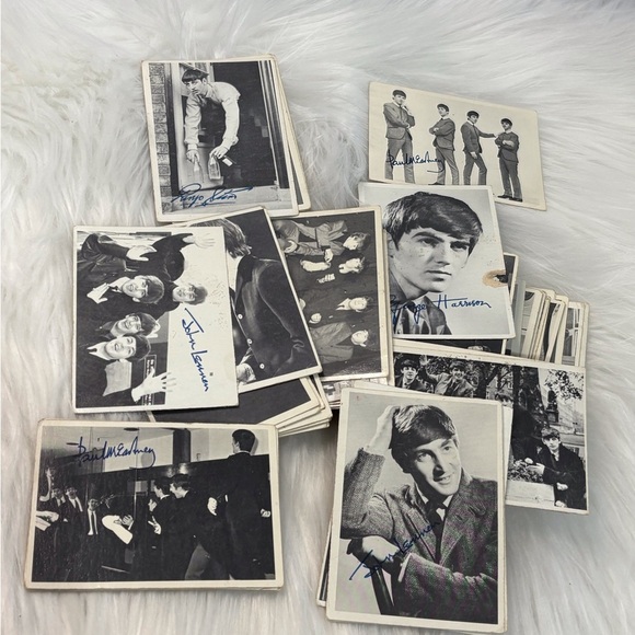 The Beatles Other - The Beatles Black & White Photo Trading Cards - Signature-Style Prints